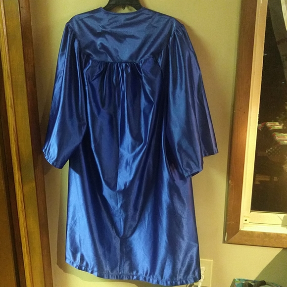 Graduation gown - Picture 2 of 3